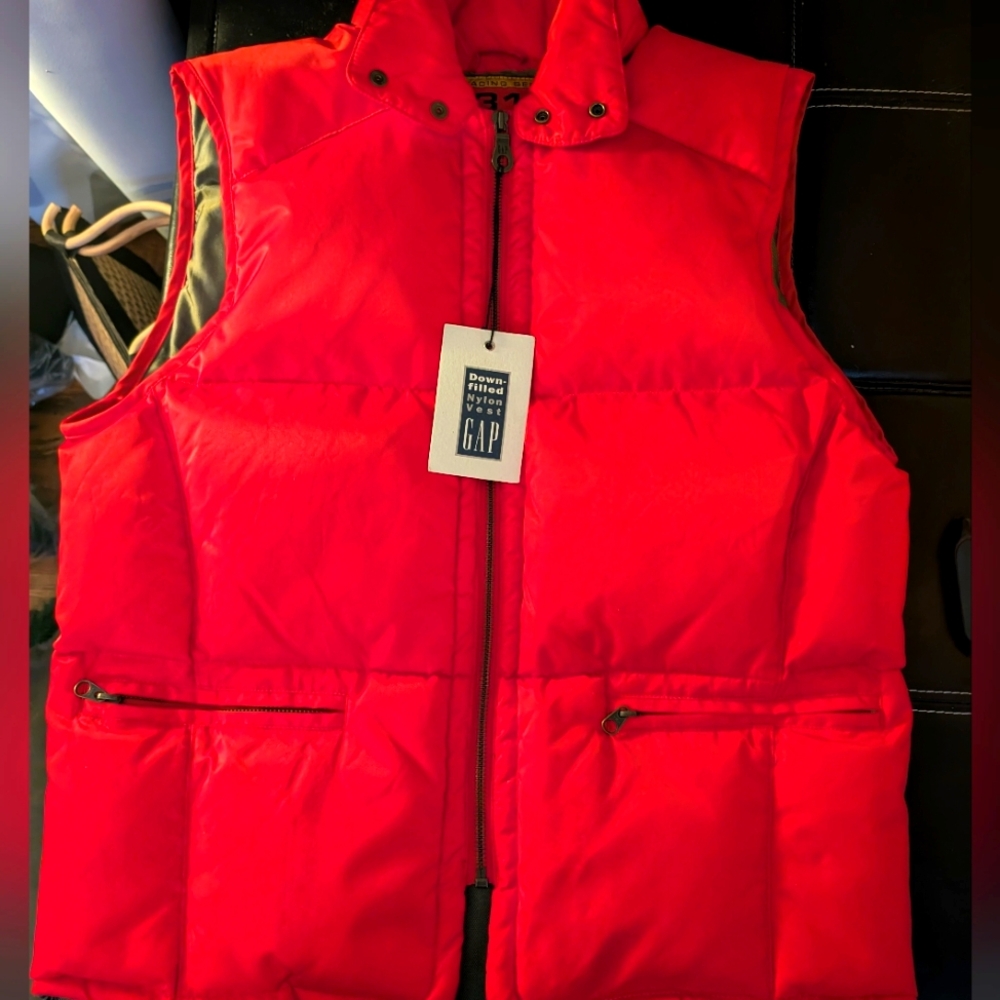 GAP Down Filled Nylon Vest - XSmall - NWT